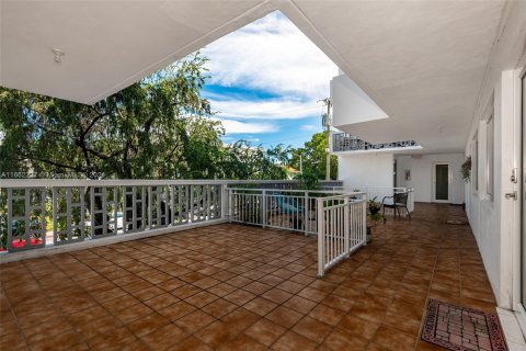 Condo in Miami Beach, Florida, 1 bedroom  № 1375371 - photo 6