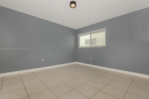 Condo in Miami Beach, Florida, 1 bedroom  № 1375371 - photo 20