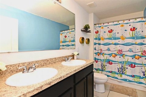 Casa en venta en Kissimmee, Florida, 5 dormitorios, 234.11 m2 № 1357476 - foto 30