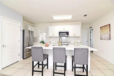 Casa en venta en Kissimmee, Florida, 5 dormitorios, 234.11 m2 № 1357476 - foto 13