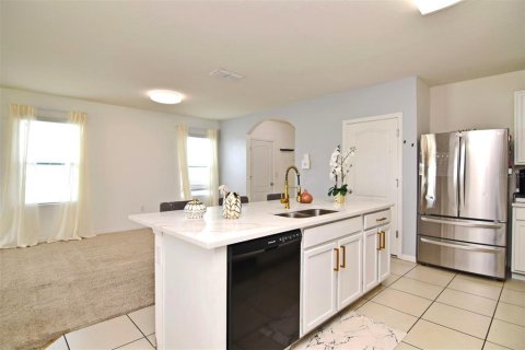 Casa en venta en Kissimmee, Florida, 5 dormitorios, 234.11 m2 № 1357476 - foto 17