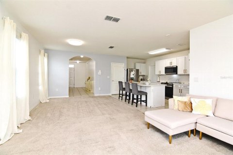 Casa en venta en Kissimmee, Florida, 5 dormitorios, 234.11 m2 № 1357476 - foto 4