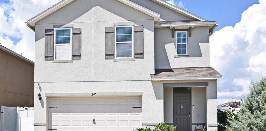 Casa en Kissimmee, Florida 5 dormitorios, 234.11 m2 № 1357476