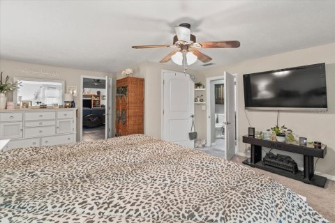 House in Clearwater, Florida 4 bedrooms, 210.89 sq.m. № 1336776 - photo 29