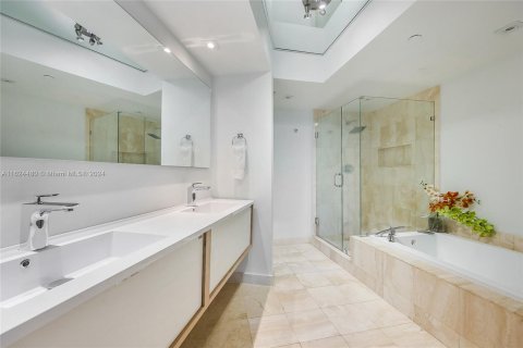 Condo in Aventura, Florida, 2 bedrooms  № 1271097 - photo 17