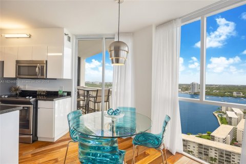 Copropriété à vendre à Aventura, Floride: 2 chambres, 120.77 m2 № 1271097 - photo 6