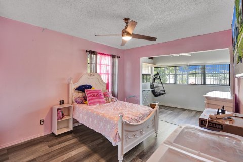 Villa ou maison à vendre à North Lauderdale, Floride: 3 chambres, 202.53 m2 № 1047698 - photo 9