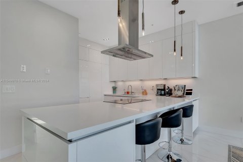 Adosado en venta en Hollywood, Florida, 3 dormitorios, 277.96 m2 № 1068001 - foto 10