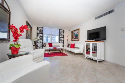 Copropriété à vendre à Hollywood, Floride: 1 chambre, 77.57 m2 № 1330807 - photo 2