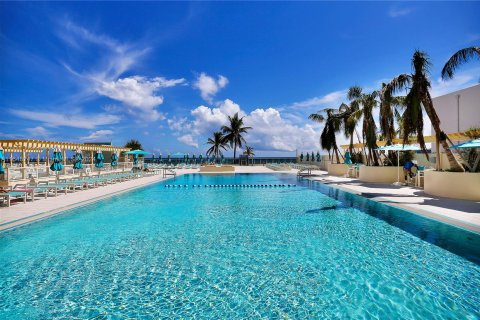 Condo in Hollywood, Florida, 1 bedroom  № 1330807 - photo 27