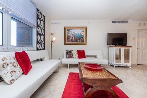 Condo in Hollywood, Florida, 1 bedroom  № 1330807 - photo 10