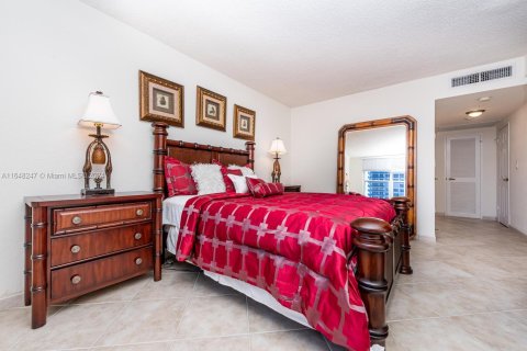 Condo in Hollywood, Florida, 1 bedroom  № 1330807 - photo 19