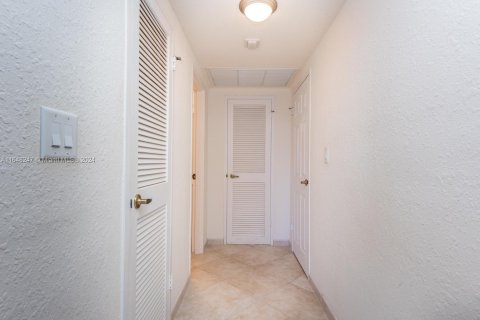 Copropriété à vendre à Hollywood, Floride: 1 chambre, 77.57 m2 № 1330807 - photo 18