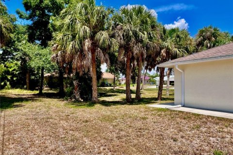 House in North Port, Florida 3 bedrooms, 161.56 sq.m. № 1386315 - photo 26