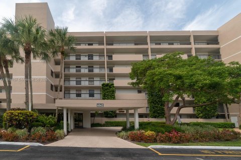 Condo in Boca Raton, Florida, 2 bedrooms  № 1386136 - photo 1