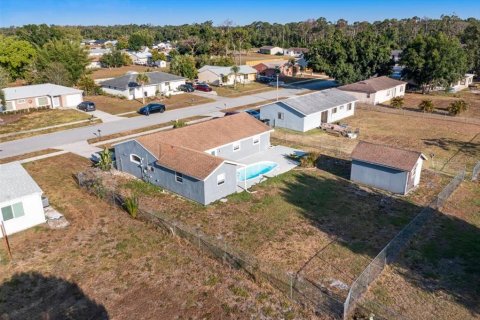 House in North Port, Florida 4 bedrooms, 130.43 sq.m. № 1244166 - photo 2