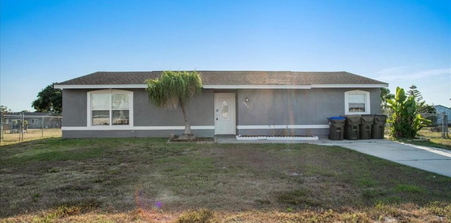 House in North Port, Florida 4 bedrooms, 130.43 sq.m. № 1244166