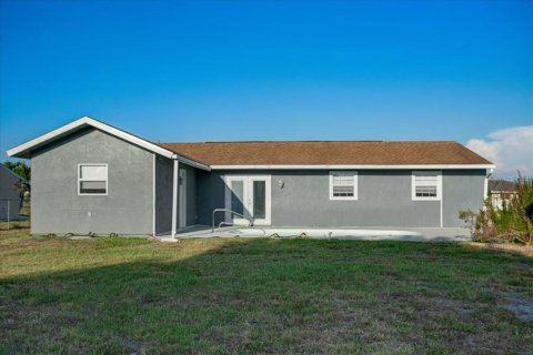 House in North Port, Florida 4 bedrooms, 130.43 sq.m. № 1244166 - photo 9