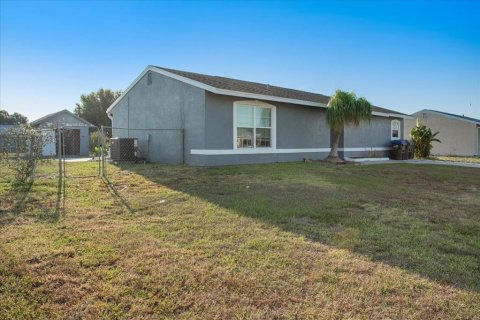 House in North Port, Florida 4 bedrooms, 130.43 sq.m. № 1244166 - photo 6