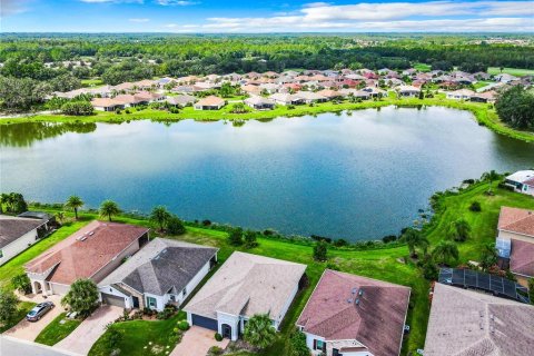 Villa ou maison à vendre à Kissimmee, Floride: 2 chambres, 158.4 m2 № 1333911 - photo 2