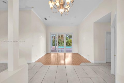 Villa ou maison à vendre à Palmetto Bay, Floride: 4 chambres, 251.21 m2 № 1360458 - photo 12