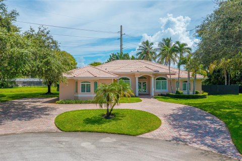 Villa ou maison à vendre à Palmetto Bay, Floride: 4 chambres, 251.21 m2 № 1360458 - photo 3