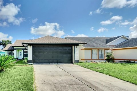 Villa ou maison à vendre à Kissimmee, Floride: 3 chambres, 121.98 m2 № 1322254 - photo 1