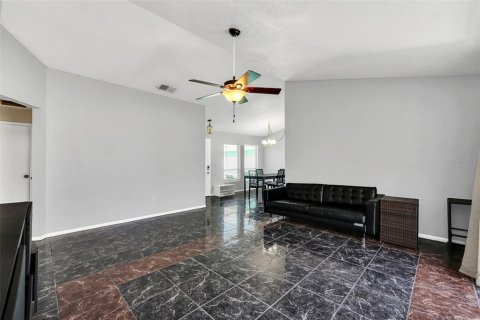 Villa ou maison à vendre à Kissimmee, Floride: 3 chambres, 121.98 m2 № 1322254 - photo 7