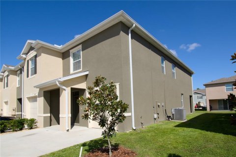 Touwnhouse à vendre à Davenport, Floride: 3 chambres, 156.08 m2 № 1381030 - photo 2