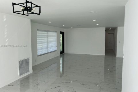 Casa en venta en Coral Springs, Florida, 4 dormitorios, 188.41 m2 № 1235340 - foto 14
