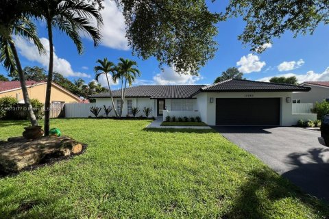 Villa ou maison à vendre à Coral Springs, Floride: 4 chambres, 188.41 m2 № 1235340 - photo 1