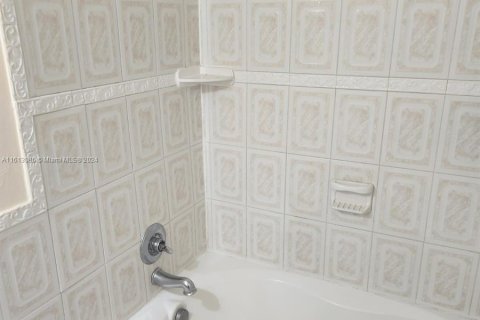 Casa en venta en Tamarac, Florida, 2 dormitorios, 128.21 m2 № 1235387 - foto 22