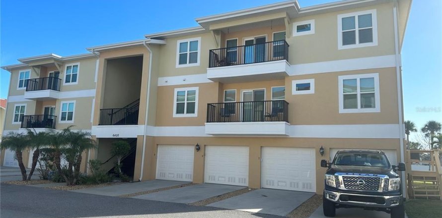 Condo à New Port Richey, Floride, 3 chambres  № 1391128