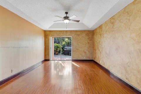 House in Sunrise, Florida 4 bedrooms, 260.31 sq.m. № 1039880 - photo 8