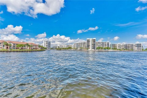 Condominio en venta en Hollywood, Florida, 1 dormitorio, 83.61 m2 № 1420353 - foto 30