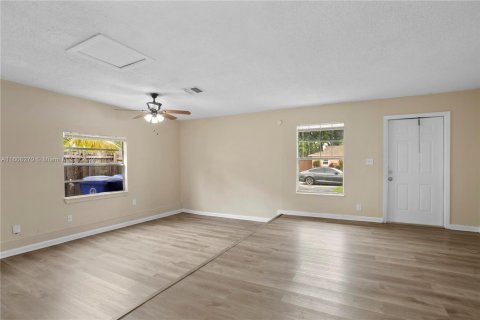 Купить виллу или дом в Норт-Лодердейл, Флорида 3 спальни, 115.85м2, № 1236072 - фото 2