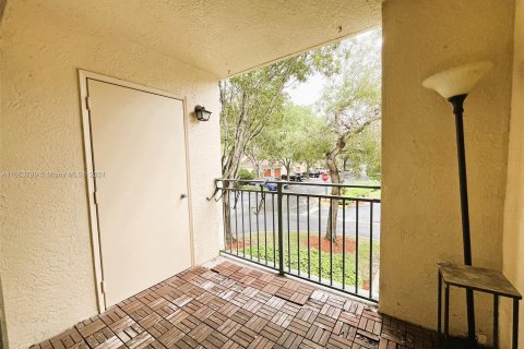 Condo in Miramar, Florida, 2 bedrooms  № 1348389 - photo 19