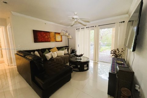 Condo in Miramar, Florida, 2 bedrooms  № 1348389 - photo 13