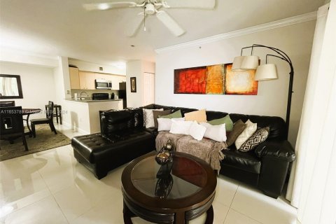 Condominio en venta en Miramar, Florida, 2 dormitorios, 100.33 m2 № 1348389 - foto 14