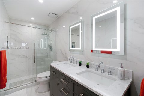 Adosado en venta en Miami, Florida, 3 dormitorios, 136.75 m2 № 1348390 - foto 19