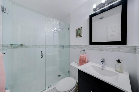 Adosado en venta en Miami, Florida, 3 dormitorios, 136.75 m2 № 1348390 - foto 23