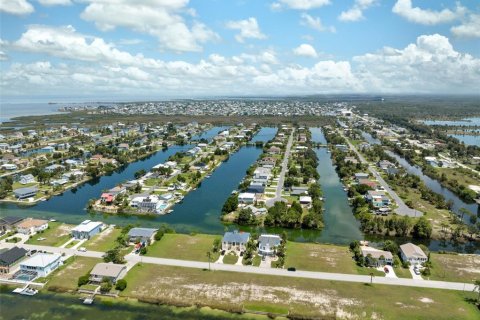 Land in Hernando Beach, Florida № 1300899 - photo 17