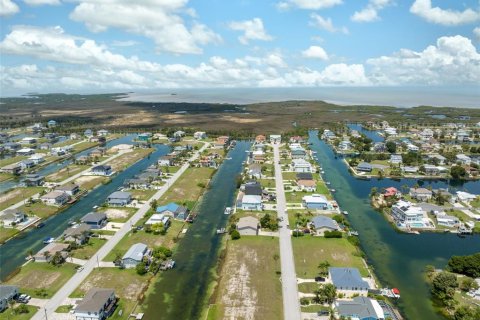 Land in Hernando Beach, Florida № 1300899 - photo 15