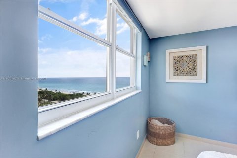 Condominio en venta en Hollywood, Florida, 2 dormitorios, 123.56 m2 № 1271026 - foto 14