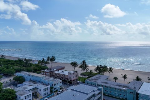 Condominio en venta en Hollywood, Florida, 2 dormitorios, 123.56 m2 № 1271026 - foto 25