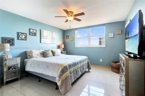 Condominio en venta en Hollywood, Florida, 2 dormitorios, 123.56 m2 № 1271026 - foto 13