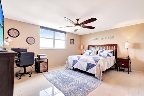 Condominio en venta en Hollywood, Florida, 2 dormitorios, 123.56 m2 № 1271026 - foto 17