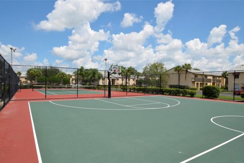 Condo in Orlando, Florida, 2 bedrooms  № 1356294 - photo 21