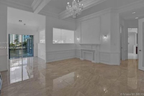 Villa ou maison à vendre à Aventura, Floride: 5 chambres, 399.48 m2 № 1238262 - photo 10