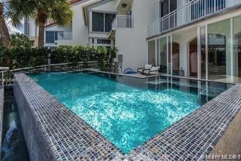 Casa en venta en Aventura, Florida, 5 dormitorios, 399.48 m2 № 1238262 - foto 3